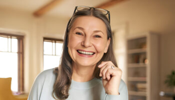 How to Clean Your Dentures the Right Way